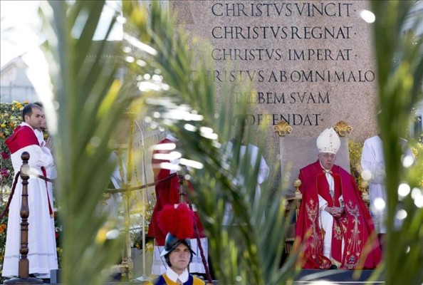 El papa Francisco pide 'humildad' en celebración del Domingo de Ramos