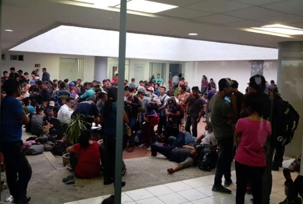 México detiene a migrantes enfermos de varicela y sarampión