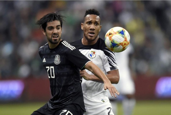 México derrota a Panamá en el debut del 'Tata' Martino en el Azteca