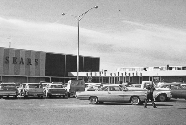 Los centros comerciales se quedan sin sus anclas