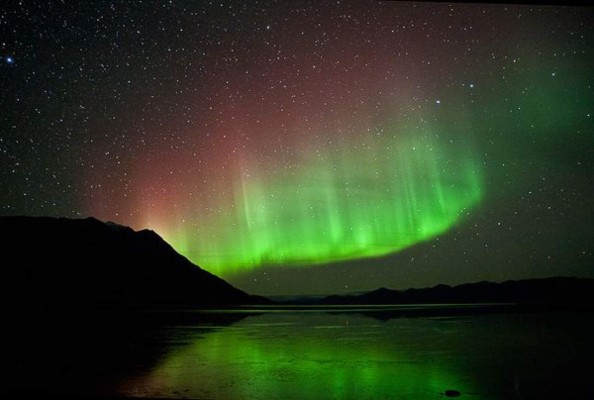 Una doble tormenta solar llega hoy a la Tierra