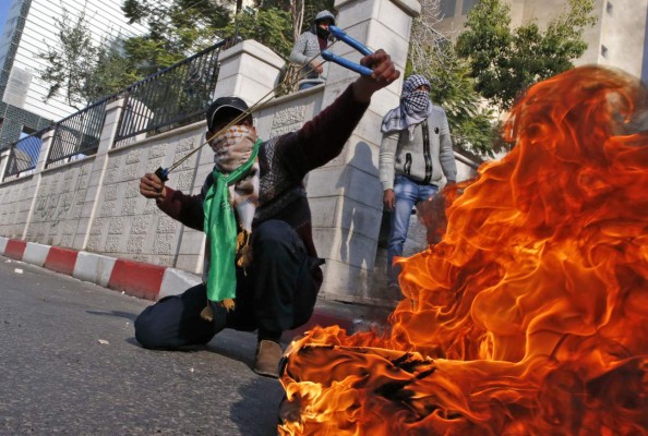 Un muerto y decenas de heridos en las protestas en 'Día de la Ira' tras anunció de Trump sobre Jerusalén
