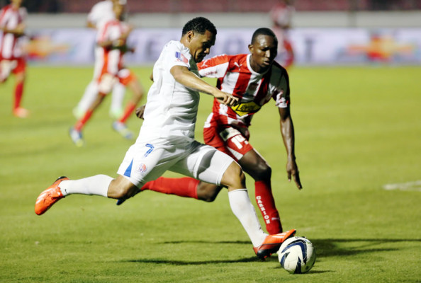 Olimpia supera sin mucho esfuerzo al Vida y se acomoda en la cima