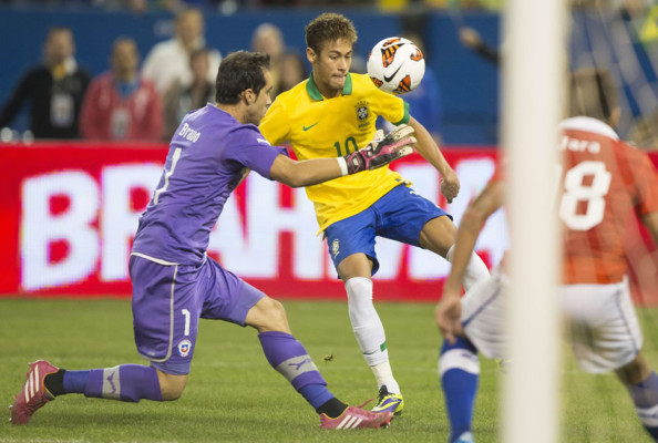 Brasil supera con lo justo a un Chile desteñido