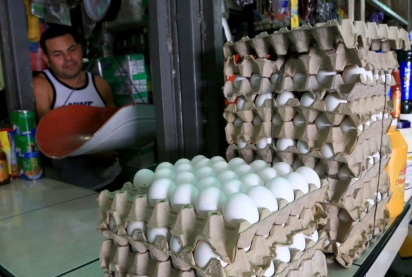 Huevos presentan rebaja en feria