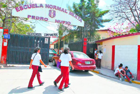 Como bachilleres egresarán alumnos de escuelas normales