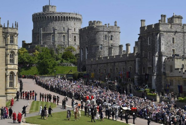 El aclamado recorrido de los nuevos duques de Sussex en Windsor