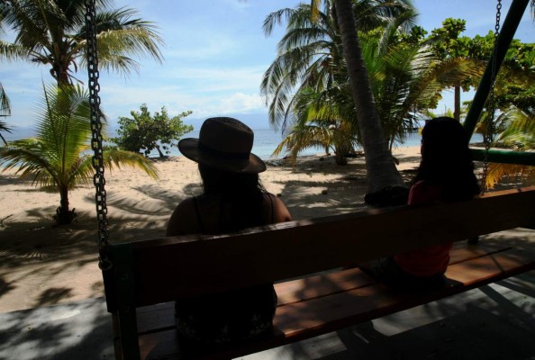 Aumentan visitas de turistas hondureños a Cayos Cochinos