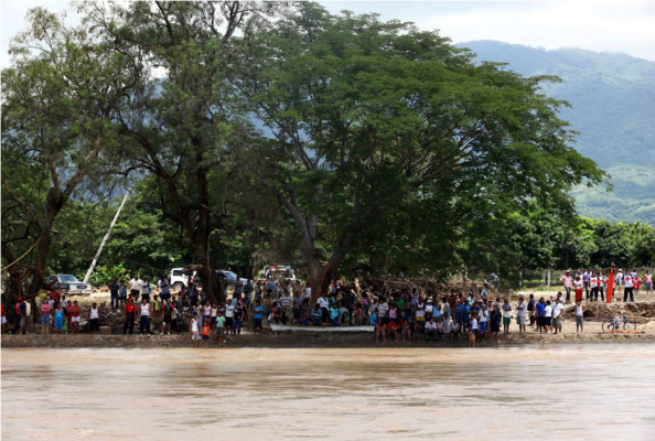 Gobierno de México confirma 81 muertos y 50.000 evacuados por ciclones