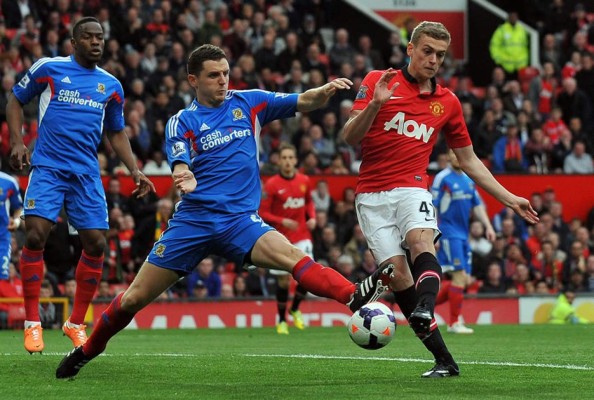 El Hull City con Maynor Figueroa pierde contra el Manchester United