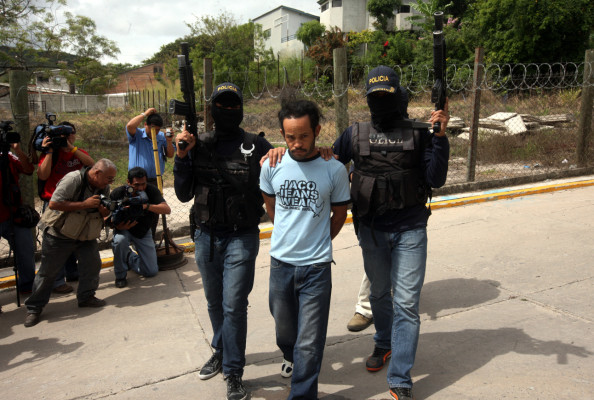 Con L100,000 capturan a supuesto extorsionador