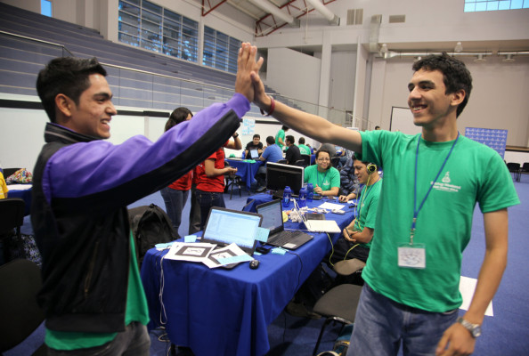 Empresa de etiquetas gana el primer Startup Weekend