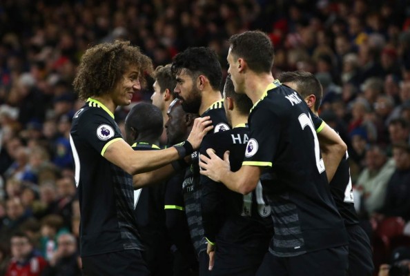 Diego Costa pone líder de la Premier League al Chelsea