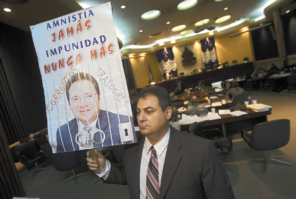 Comisión decidirá si dará o no amnistía a Mel Zelaya