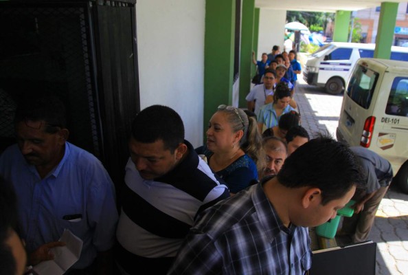 Por falta de personal, la DEI calendariza los trámites