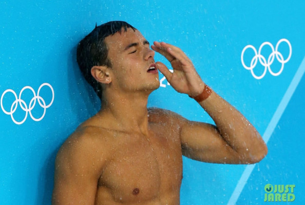 Medallista británico Tom Daley reconoce que es gay