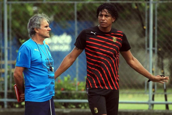 Real España le da tres días a Costly para que decida si se queda