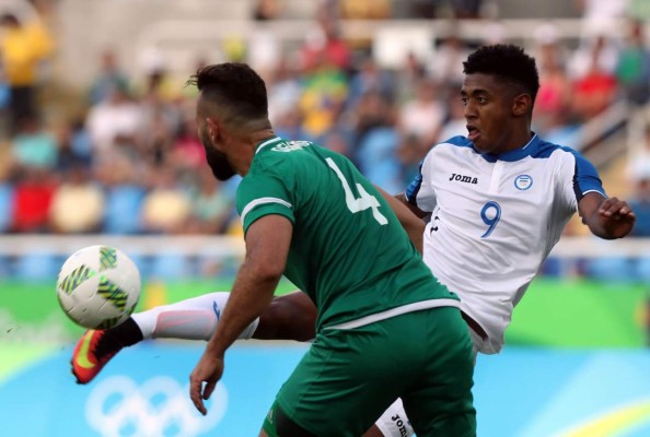 VIDEO: El regalo que aprovechó 'Choco' Lozano para darle el triunfo a Honduras