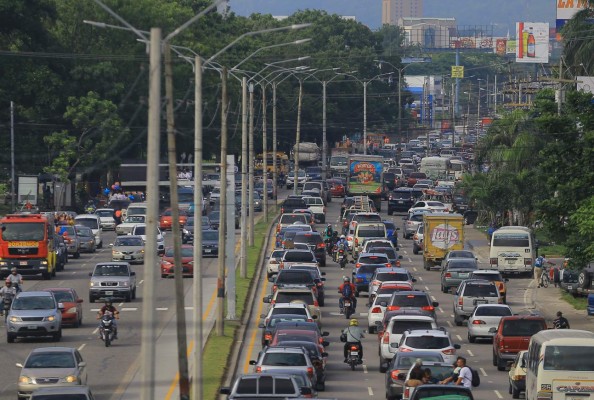 Más de 7,000 conductores no pagaron matrícula