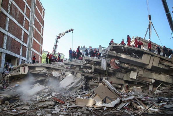 Terremoto Turquía: Sube a 28 la cifra de muertos y hay más de 800 heridos