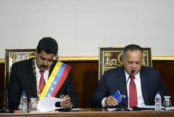 Legislativo venezolano recibe solicitud de superpoderes para Maduro