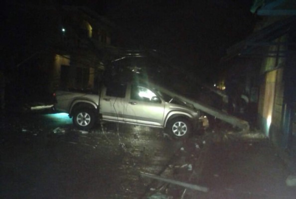 Conductor ebrio deja sin energía varias zonas de La Ceiba