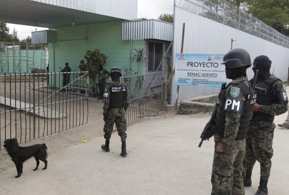 Tiroteo en centro Renacimiento deja dos menores muertos