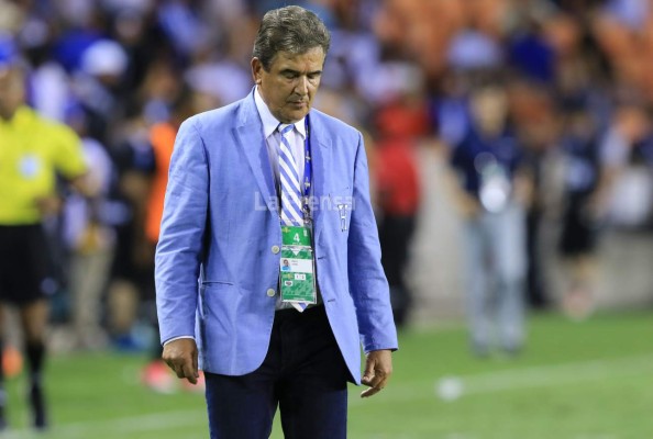 Jorge Luis Pinto fue agredido tras el Honduras- Guayana Francesa