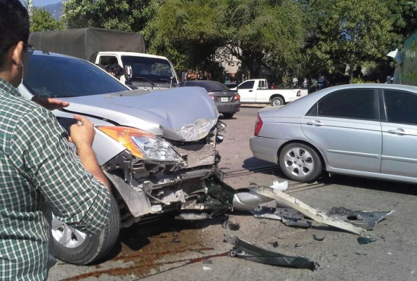Supuestamente el accidente fue originado por un bus de la ruta 7.