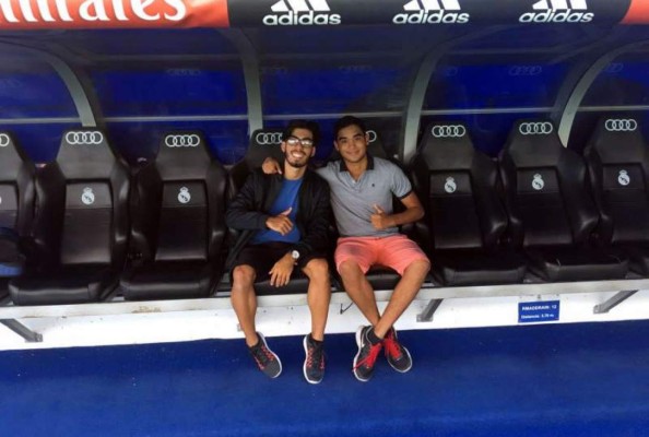 Los hondureños Erick Nassar y Christian Sánchez visitaron el Real Madrid y fueron entrevistados por el canal del club para contar la experiencia.