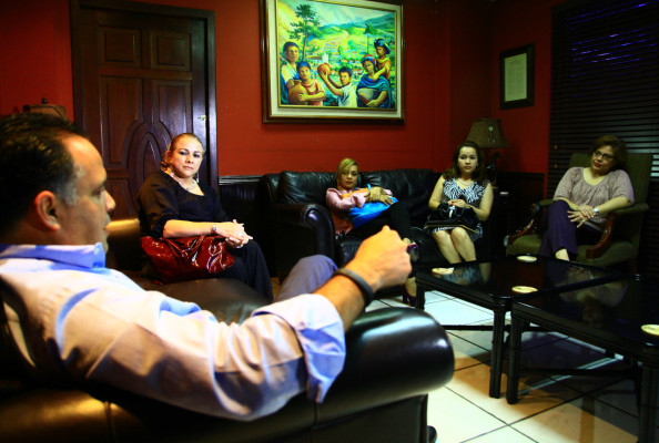 Ada Muñoz prófuga, pero obtiene incapacidad médica