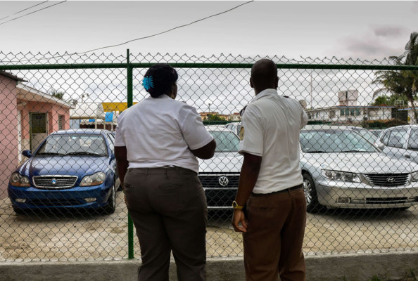 Cubanos ya pueden comprar autos libremente con precios por las nubes 