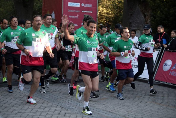 Peña Nieto aclara la polémica del #calcetagate en México