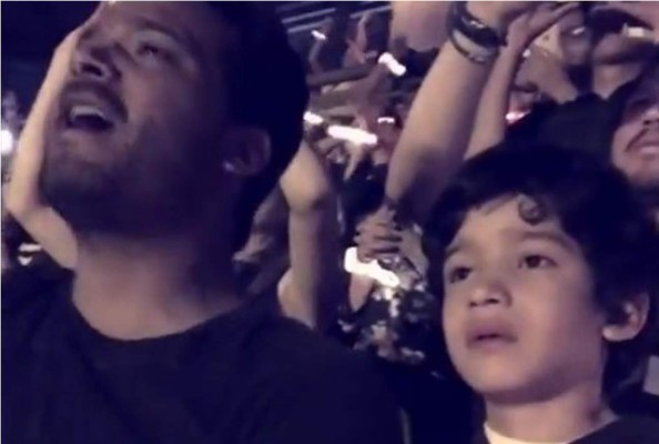 Reacción de un niño autista al ver al grupo Coldplay  
