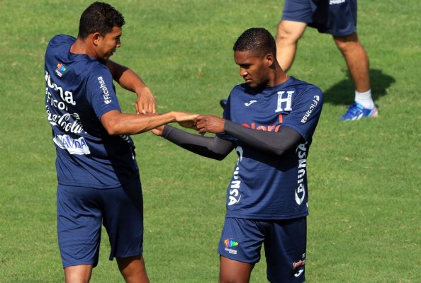 Beckeles se defiende: 'Yo he tenido comunicación con Pinto'