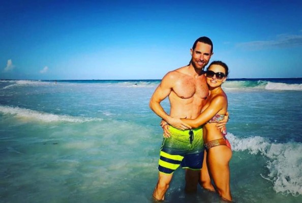 Angelique Boyer derrocha sensualidad en bikini