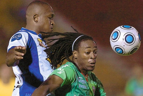 Chelato Uclés frenó la racha de Nahúm Espinoza