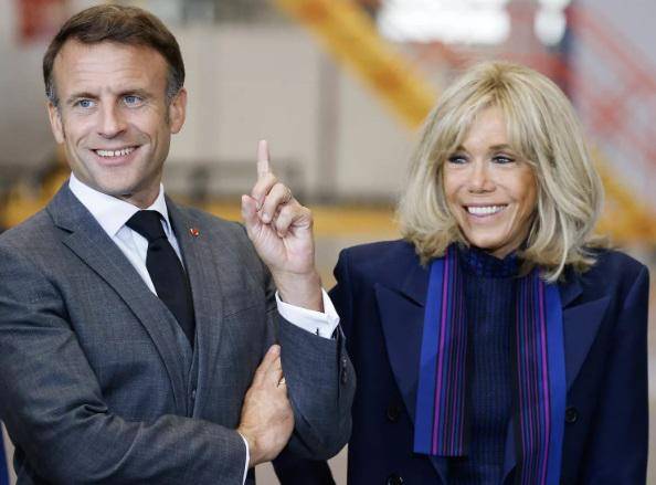 “Contra este machismo, hay que usar el derecho, la justicia”, abundó el presidente, llamando al refuerzo del “orden publico digital” en unas redes sociales “sin reglas”.