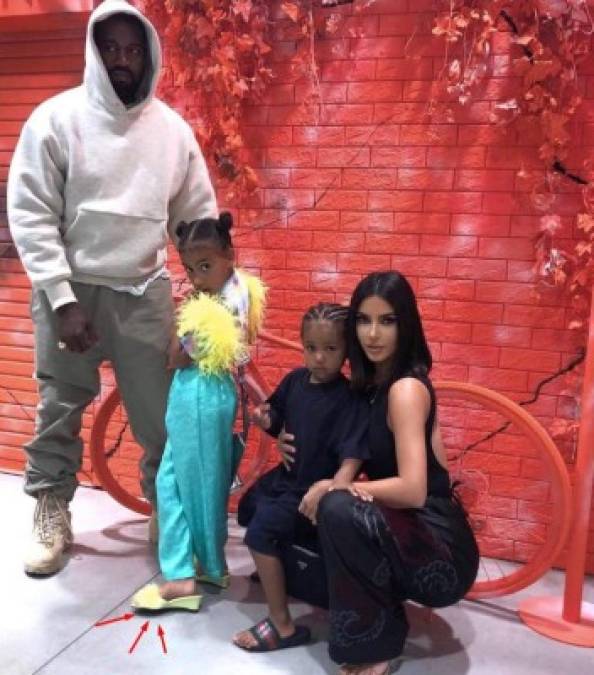'Creo que Kanye se ha cansado y ha cambiado las normas.', dijo la madre de cuatro, que reveló que se metió en líos con su marido por ser tan permisiva con su hija en ese aspecto.<br/><br/>'Ahora le hemos tenido que decir que nada de maquillaje', añadió la Kardashian.<br/><br/>