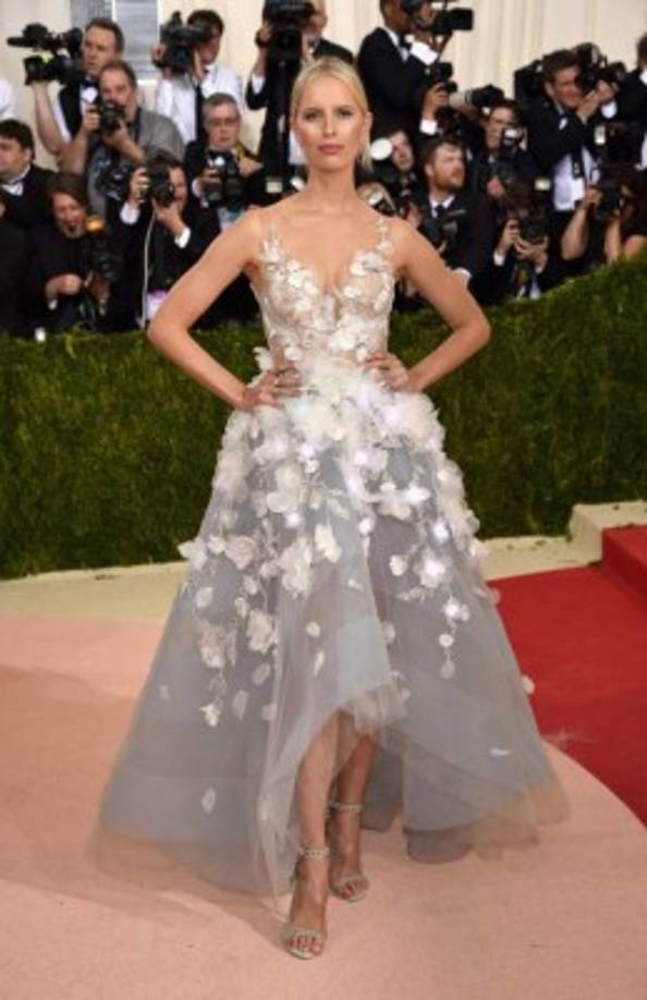 Karolina Kurkova en Marchesa.