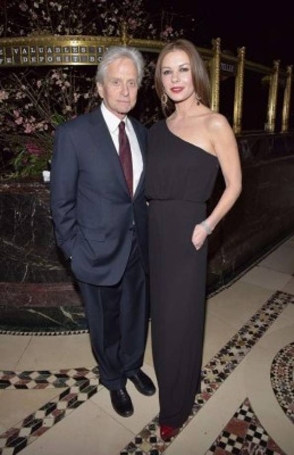 Michael Douglas y Catherine Zeta-Jones. 25 años de diferencia. La pareja se casó en 2000. En 2013 se anunció que se separaban, pero en 2014 se reconciliaron.