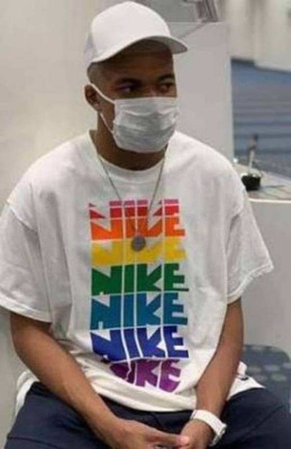 Kylian Mbappé es otro de los que ha compartido que utiliza mascarillas.