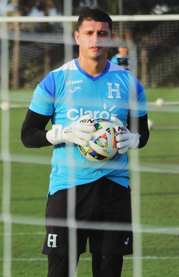 Harold Fonseca - El arquero del Olancho FC es de los mejores arqueros nacionales y en junio fue considerado como la opción titular en el duelo ante Costa Rica por el repechaje a la Copa América, pero finalmente fue suplente.
