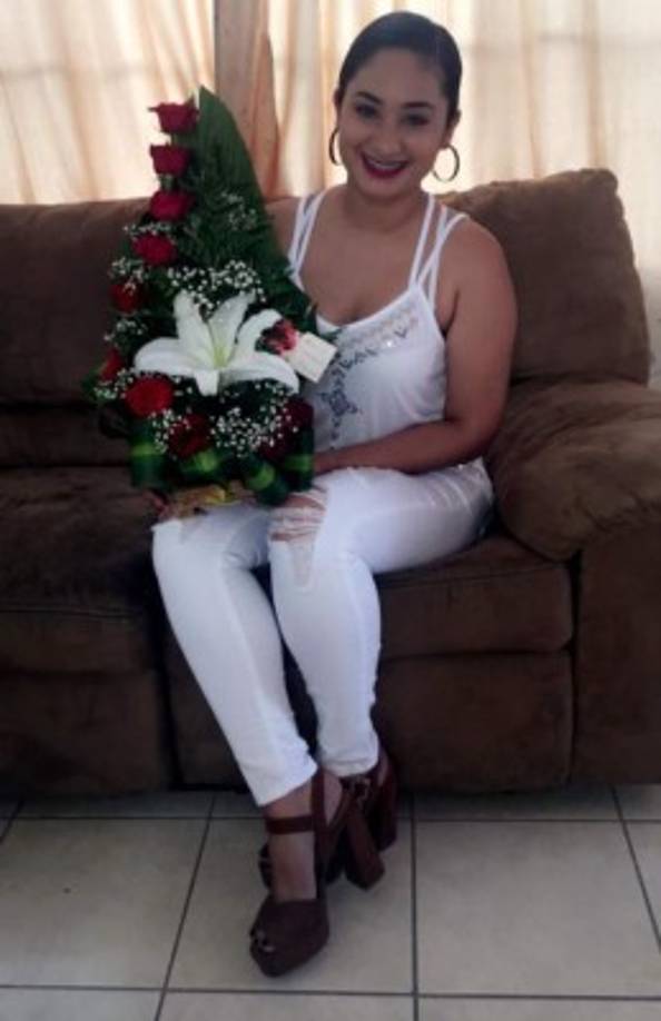 Pamela Hernández arriba a sus 25 años de edad; Diego Reyes le prometió de regalo un gol y el atacante del Olimpia le pudo cumplir.