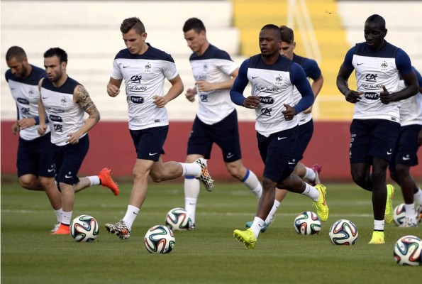 Francia ya entrena en Brasil con la mente puesta en Honduras