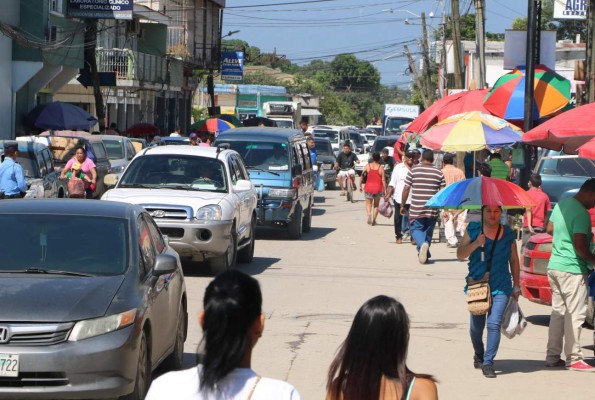 Compras navideñas y de fin de año reactivan economía en el Valle de Sula