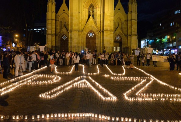 Colombianos a las urnas para elegir a su presidente