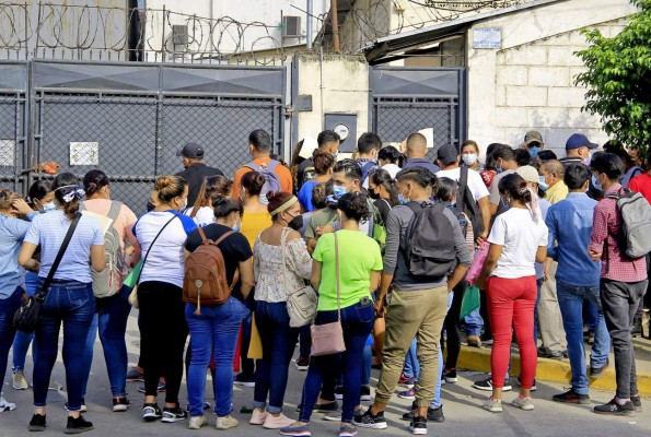 Parroquia organiza feria laboral en San Pedro Sula