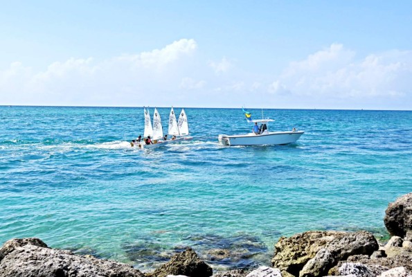 Gran Bahama; promesas en azul turquesa