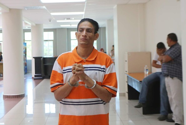 Juzgados ordenan la prisión para pandillero al que le hallaron fotos con armas